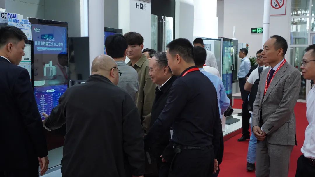 ����ͻ��(�й�)���޹�˾����